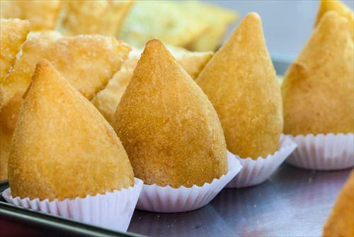 チキンのコキシーニャ