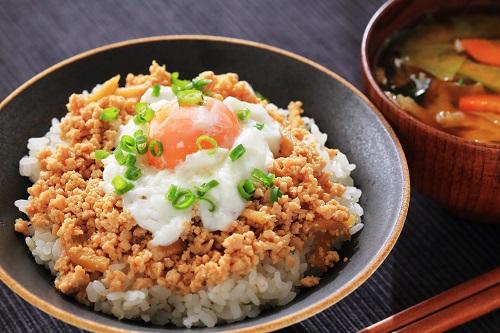 鶏そぼろ丼
