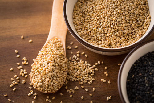 ゴマの種類と選び方。ビタミンやミネラルは粒で食べても意味がない？