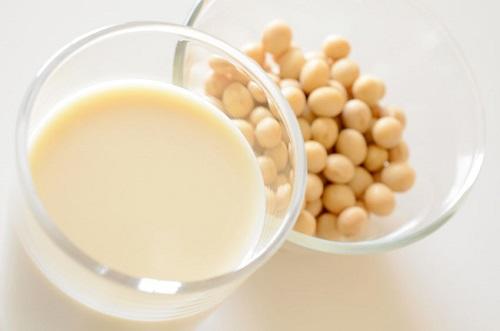 【管理栄養士監修】豆乳のカロリーと糖質！そのほかの栄養素も！