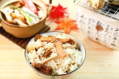 【炊き込みご飯】の美味しい作り方は？味つけの黄金比率をマスターしよう