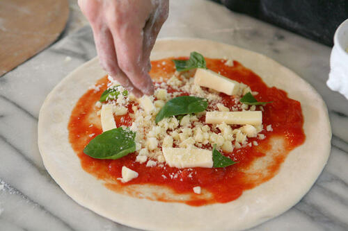 自家製【ピザ生地】を発酵させるメリットとは？発酵しない場合の作り方も
