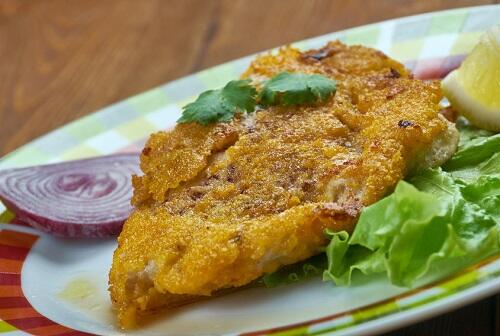 【ミラノ風カツレツ】は豚カツと違う？チーズとバターの風味が決め手！