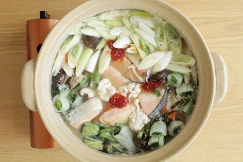 【管理栄養士監修】石狩鍋のカロリーや豊富な栄養を紹介｜栄養図鑑