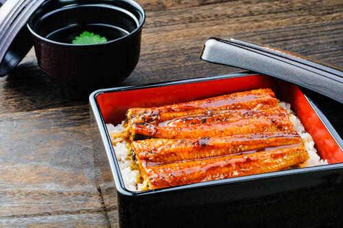 【夏バテにはうなぎがよい】は本当？うなぎの栄養や食べ方を解説！
