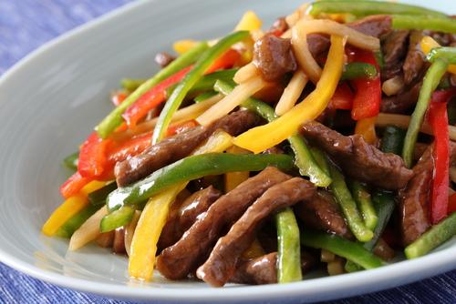 本格【チンジャオロース（青椒肉絲）】の作り方！下ごしらえのコツも