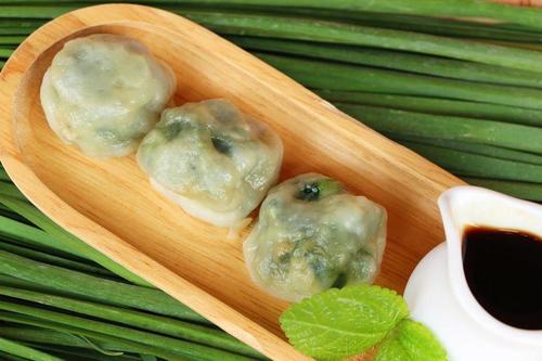 肉汁したたる旨さ！ニラまんじゅうのカロリーは？主な栄養素と効能も