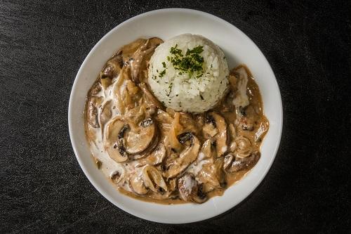 ビーフストロガノフにサワークリームを！代用品やアレンジレシピ