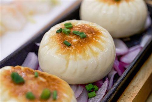 ホットサンドメーカーで肉まんを焼いてみよう！アレンジやコツは？