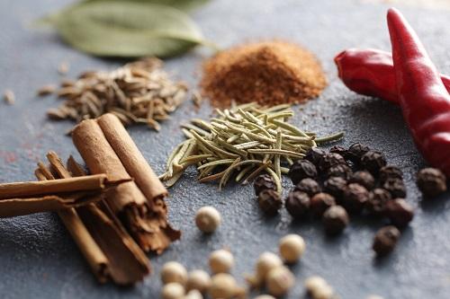 香辛料の種類一覧｜中華やカレー・ハンバーグにおすすめはどれ？