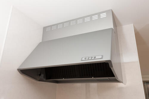 レンジフードフィルターを使用すべき理由とは？種類や選ぶコツも解説