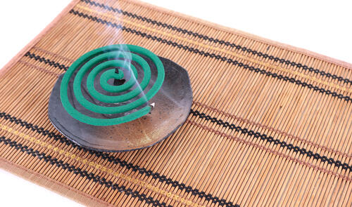 蚊取り線香は使い方を間違えると効果がない？注意点とコツを解説！