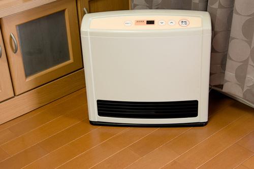 ガスファンヒーターの燃費を他の暖房器具と比較して詳しく紹介