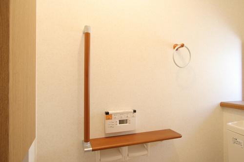 タオル掛けを使い勝手よくトイレに設置する方法を解説！選び方も紹介