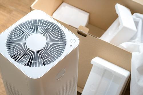 四角い空気清浄機の写真