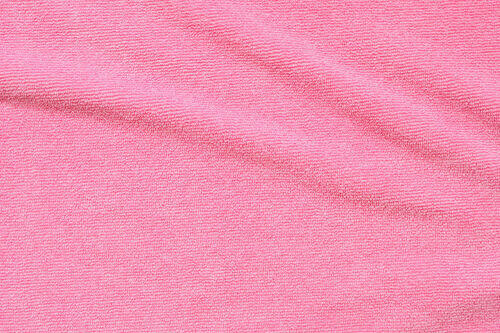 なぜタオルがピンクに？変色の原因とキレイに落とす方法とは