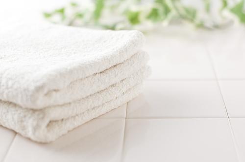 洗面所のタオル収納アイデア特集！狭いスペースにおすすめのDIYも	