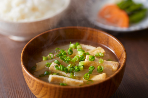 「なにこれ…」⇒義母の『味噌汁』の“見た目”に驚愕…しかし“味”は超絶品！？⇒「我が家でもすっかりハマってしまいました」