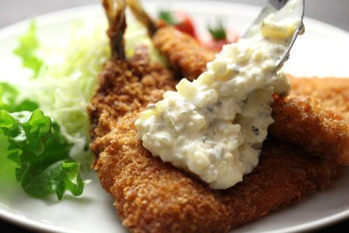 「これ混ぜてもらえる？」義母の“タルタルソースの具”に驚く嫁だったが…⇒いざ食べてみると「美味しいなぁ」