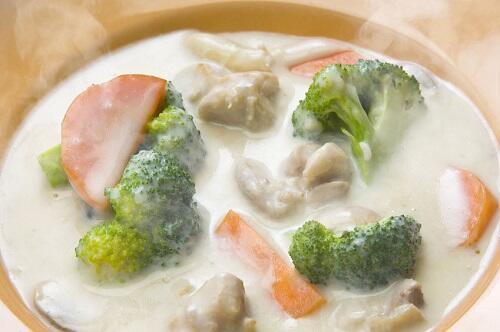 「さっそく試します！」市販のシチューが【一瞬でプロの味】に！しかも隠し味は“身近な”調味料だった