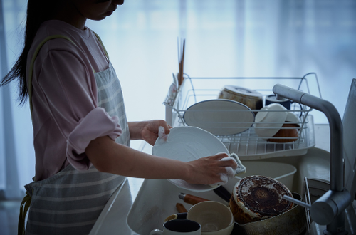 『食器は冷水で洗う派』の人！ガス代ケチらないほうがいいかも？⇒「なるほど！今日からお湯にします！」