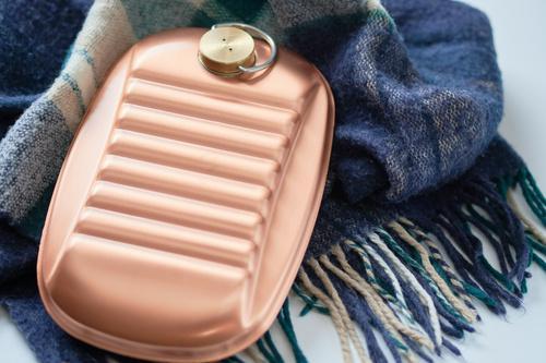 間違ってる人、多くない？実は【危険な】湯たんぽの“誤った”使い方→「それが普通だと思ってた…」