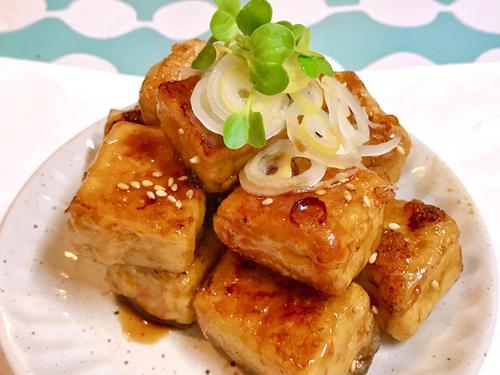 甘辛タレでご飯が止まらない『高野豆腐の照り焼き』簡単レシピ｜もっちり食感がヤミつき！