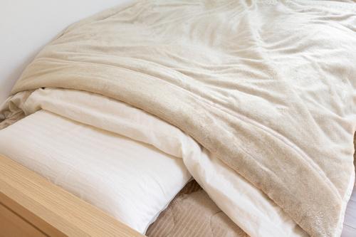 意外と知らない“毛布”の正しい『洗濯頻度』⇒少ない人はダニにご注意！「気にしてませんでした…」