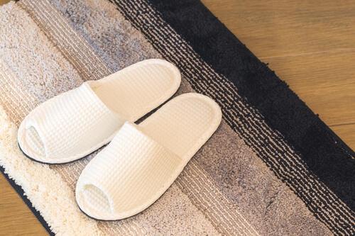 あなたはどっち派？トイレの『スリッパ』あり？なし？実はしっかり“根拠”があった！→「確かに…」