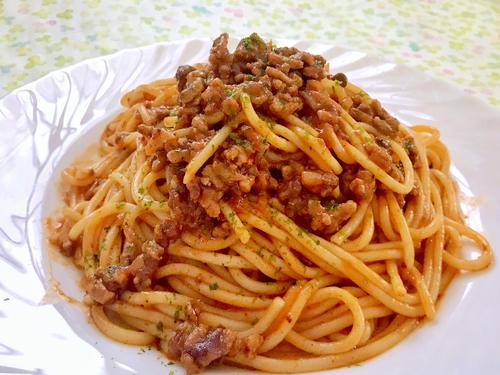 短時間でお店の味を再現！「絶品ボロネーゼ風パスタ」簡単レシピ｜ビーフシチューのルーを活用♪