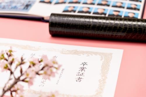 【卒アルの処分】みんなどうしてる？←意外と気づかない“落とし穴”がコワすぎる…汗