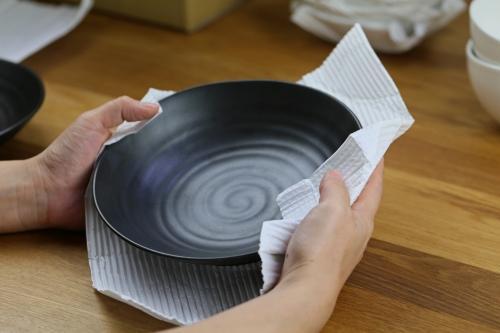 【引っ越し】で役立つ！食器を“割らない”包み方＆詰め方→「教えてくれてありがとう！」