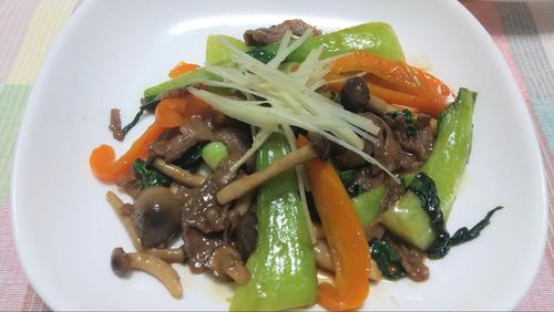 【牛肉とチンゲン菜のオイスター炒め】牛肉の旨みが野菜と調和する！