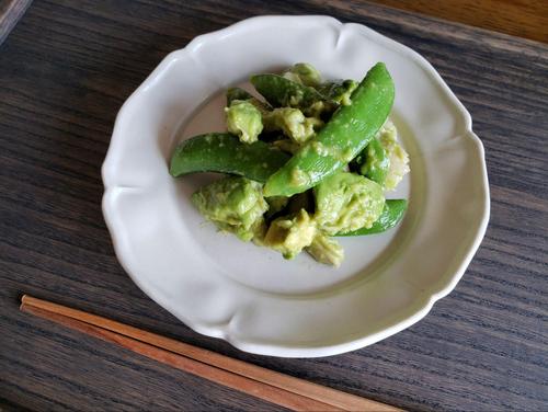 【スナップエンドウのアボカドチキンサラダ】醤油で甘みが引き立つ！