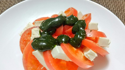 クリームチーズカプレーゼピスタチオソース