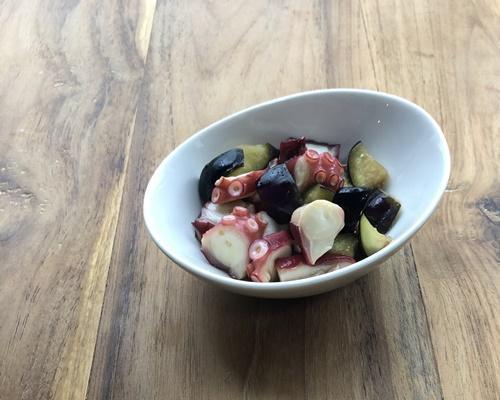 「タコのわさびポン酢和え」