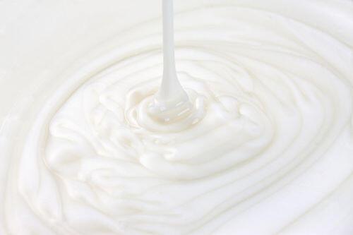 ほどよい粘り気があるシャンプーまたはトリートメントなどのイメージ写真