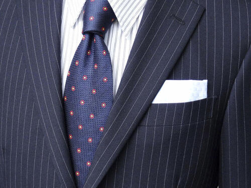 スーツの身だしなみとは？知っておきたい靴下や革靴合わせの常識も
