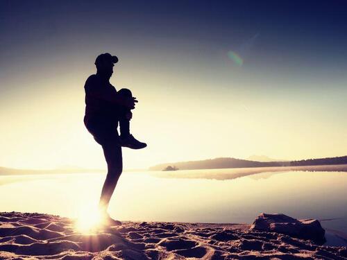 ニーアップで下半身をスッキリ！自宅で手軽にできる下半身ダイエット