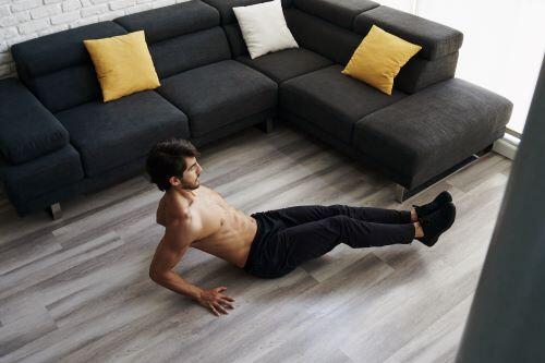 レッグレイズで腰痛にならないためには！？正しい方法と効果を解説