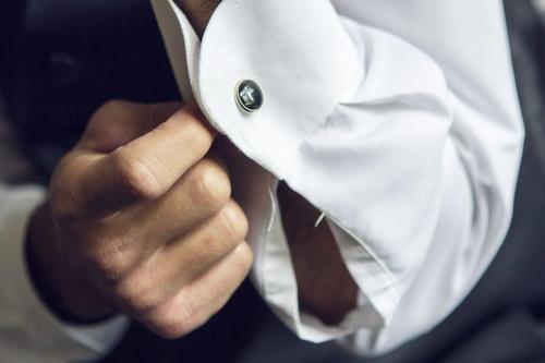 カフスが付けられるシャツと付けられないシャツの見分け方とは！？