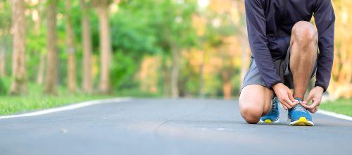 メンズランニングシューズの選び方を解説！ブランド別にみた特徴は？