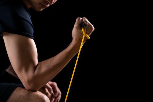 フィットネスはチューブで全身を鍛えよう！魅力や選び方、使い方まで