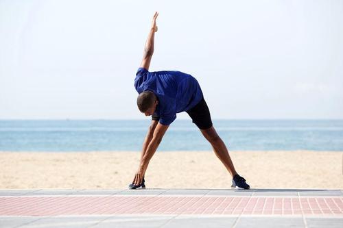 ダイナミックストレッチとは？効果的に行うポイントや方法を紹介