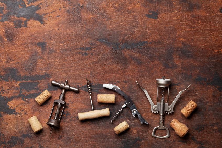 コルクとワインオープナー