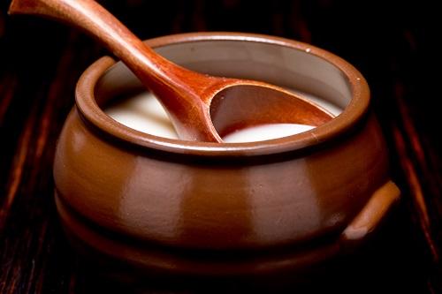 かめに入ったマッコリの写真