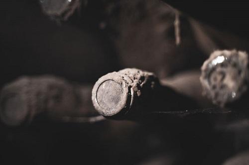 ブショネとは？ワインを開けたときの匂いへの対処法や予防法を紹介